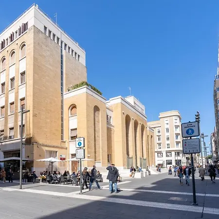 דירה Guesthost - & Elegant Near The Station